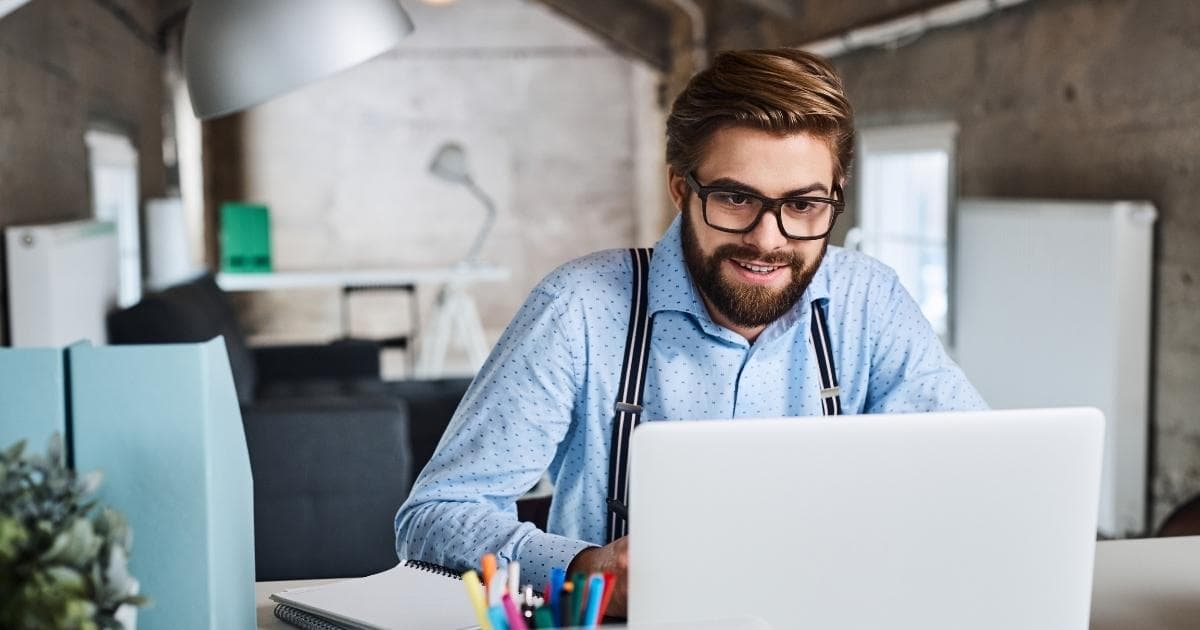 Como COR Realiza o Rastreamento das Horas de seus Empregados para Incrementr a Rentabilidade