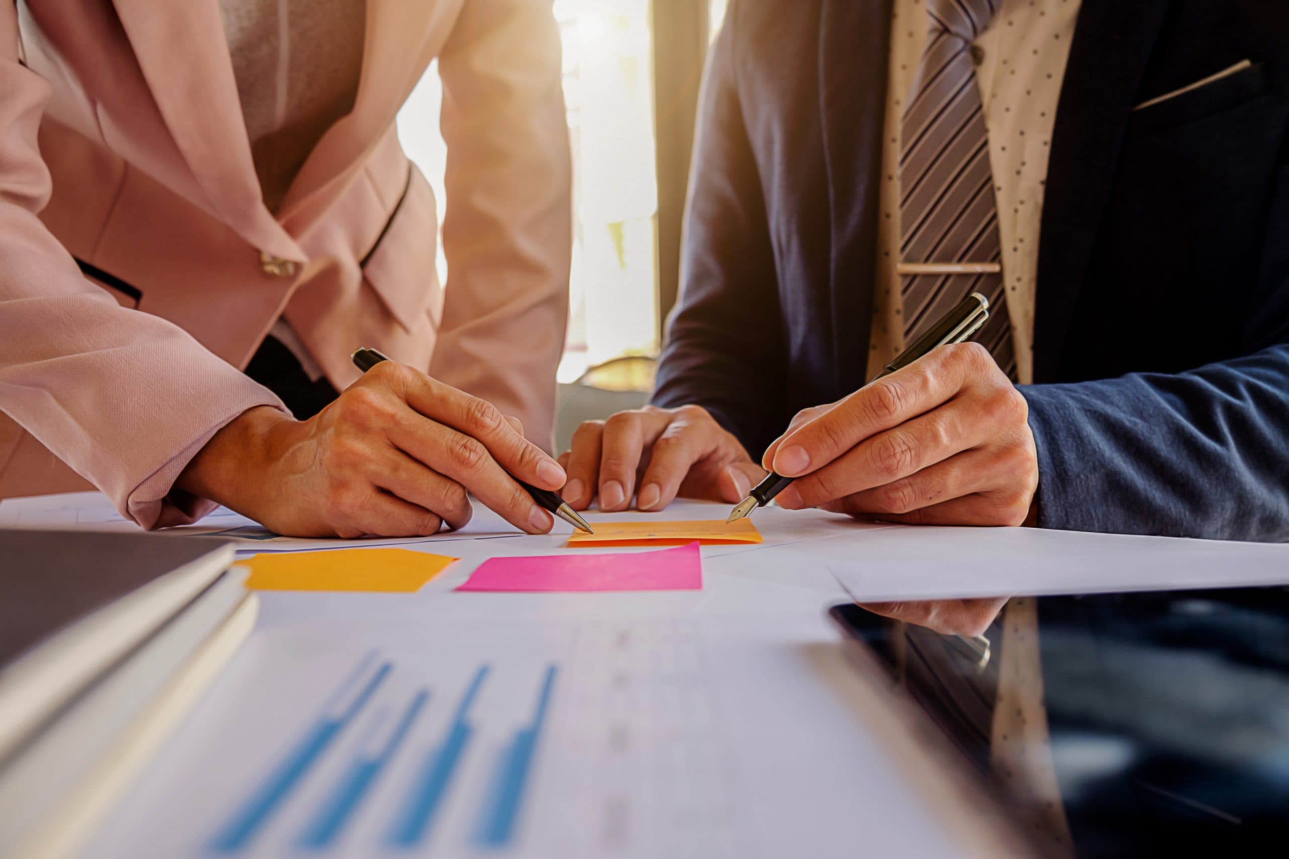 COR vs Taskrow: Qual é a melhor plataforma para agências no Brasil?